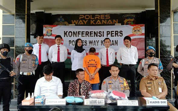 Dasar Guru Cabul! DR Simpan Gambar Kemaluan Semua Korban Pelecehannya